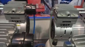 Безмасляный поршневой малошумный компрессор 50 л х 220 В