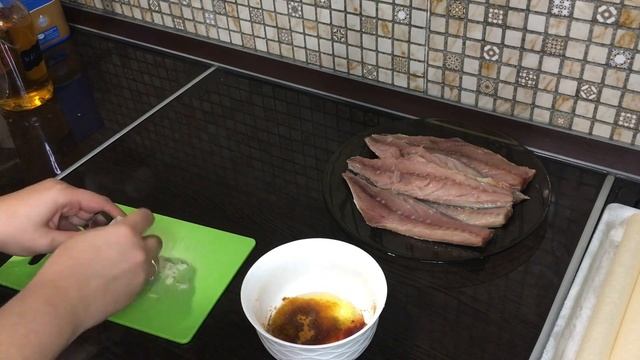 Скумбрия запеченная! Вы должны попробовать эту рыбку. Быстрый рецепт. смотреть онлайн