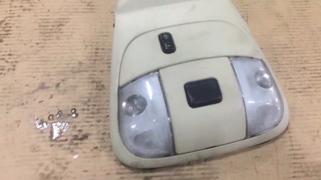 Плафон салонный передний Мерседес 163 МЛ A1638204801, 1638204801 смотреть онлайн