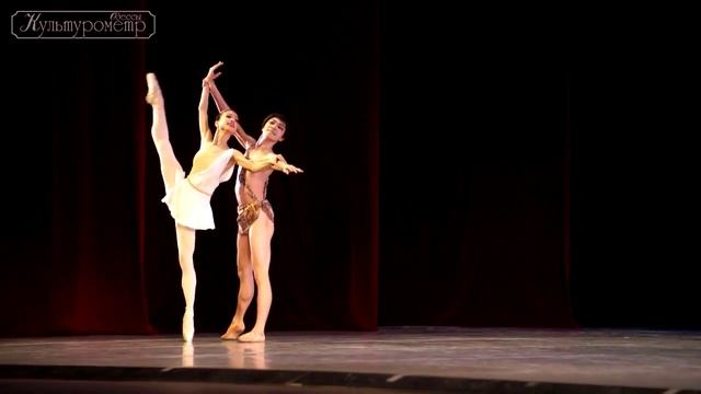 "Эсмеральда" исполняют Мидори Тэрада и Коя Окава. смотреть онлайн