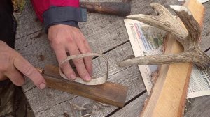 Применение якутского ножа, при изготовлении подвеса