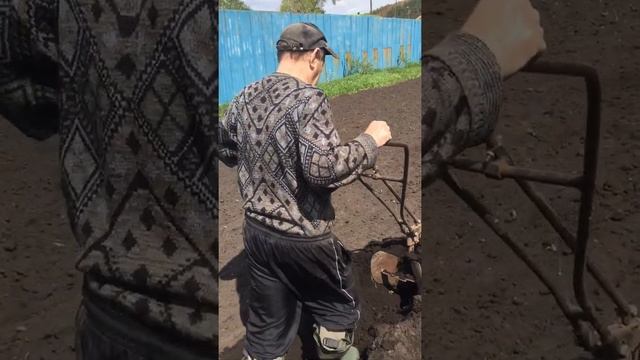 Самодельный плуг из мопеда смотреть онлайн