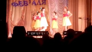 Танец "Ой,дома не была"