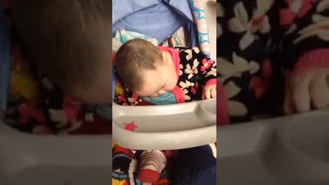 СПЯЩИЙ МАЛЫШ смотреть онлайн