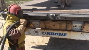 Прицеп Schmitz или Krone? Пескоструйная обработка полуприцепа.
