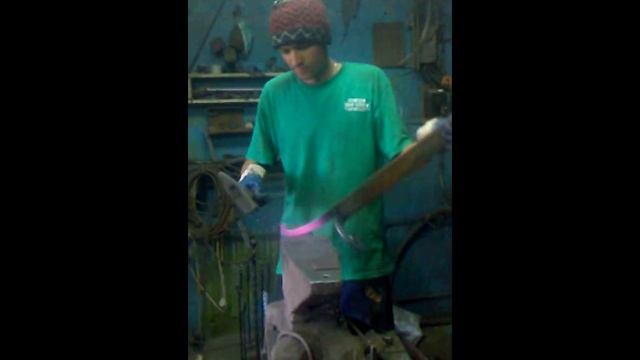 Завиток с полосы на ребро (вручную). смотреть онлайн