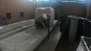 Испытание плиты из полистиролбетона нагрузка 2000 кг на центр плиты.