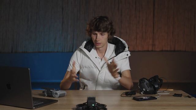 DJI Avata. Подключение к старым очкам и пульту V1. Распаковка, сложности и их решение. Первый полёт смотреть онлайн