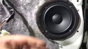 Тойота рав 4 автозвук. Шумка дверей, замена штатной акустики, динамики через проставочные кольца
