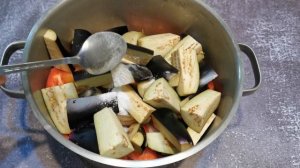 САЛАТ на ЗИМУ из овощей. 4*4. Почти ДЕСЯТКА! Очень ВКУСНЫЙ САЛАТ на зиму из баклажанов.