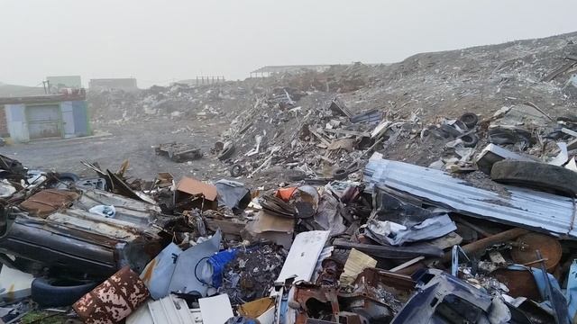 В Норильске так везде .Горы металлолома .