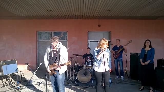 Один в четырёх стенах смотреть онлайн