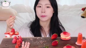 ASMR MUKBANG Pink Dessert Strawberry Ice Cream Chocolate Macaron Jelly_Sulgi