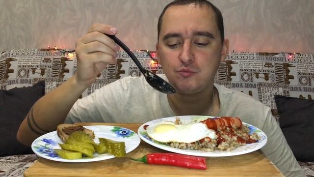 Мукбанг/Mukbang/Закончили ремонт/ Гречневая каша с сосисками смотреть онлайн