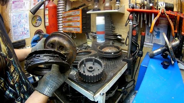 Izh old Life! Часть 2 Выбор деталей ДВС смотреть онлайн