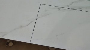 Вырезаем деталь в крупноформатном керамограните, так что бы он не лопнул. Лайфхак