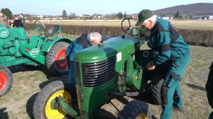 Трактора 1920-1930 годов, работающие на сырой нефти. Техника, пережившая целые поколения людей.