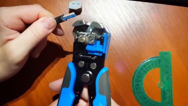 Инструмент для зачистки кабеля HS-D1 с Алиэкспресс, я так и не понял лажа или нет смотреть онлайн