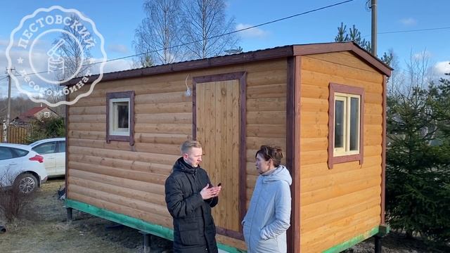 Готовая мобильная перевозная баня из бруса от производителя для дачи на свайно-винтовом фундаменте