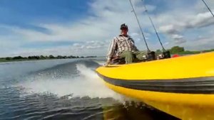 Съёмные баллоны на лодке Нельма