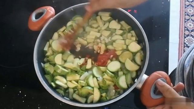 кабачок остался совсем один в холодильнике ? приготовить вот это блюдо на обед или ужин ,вкусно оче смотреть онлайн