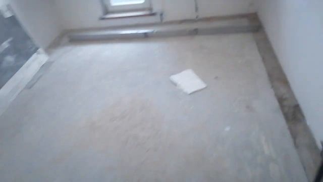 Как выровнять пол в панельном доме под ламинат. Выравнивание пола плиточным клеем.