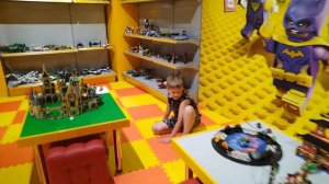 Играем в игровой Лего.