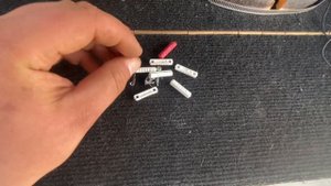 Горит предохранитель при включении задней передачи на жигулях ? Не горит задний ход. Все просто?