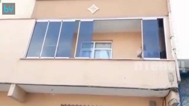 Безрамное остекление на балконе.