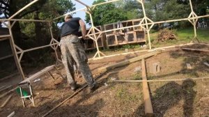 Строим загон для кур в США. Беларусы в США.