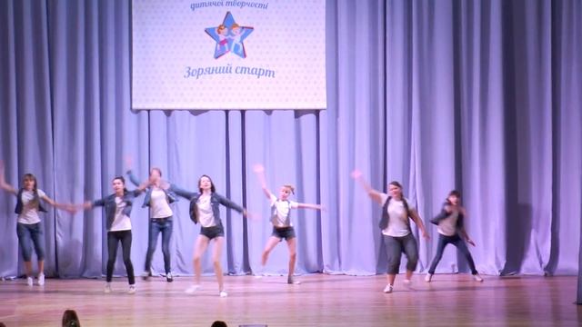 Кружит. Современный танец детей 11-13 лет.