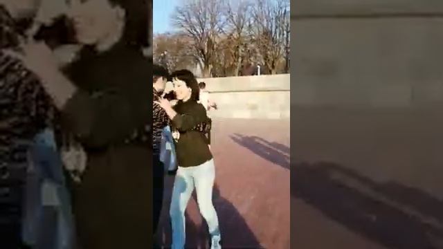 2021-04-12 Вика, Юрий Борисо Латина, Бочата, Парк, Горького, Москва, смотреть онлайн