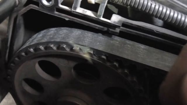 Замена сальников распрдвалов и ремня ГРМ на Приоре и чуточку про тормоза. смотреть онлайн