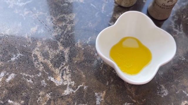 Салат Капрезе с моцареллой смотреть онлайн