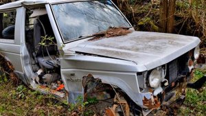 Нашли технику в лесу  Списанные  машины