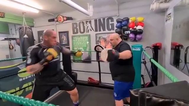 Martin Ford BOXING TRAINING смотреть онлайн