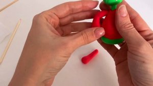 Лепим Гринча из воздушного пластилина! Простая лепка. #воздушныйпластилин #clayforkids