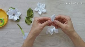 Цветочки из лент за 10 минут. Просто и быстро / Flower ribbon kanzashi DIY