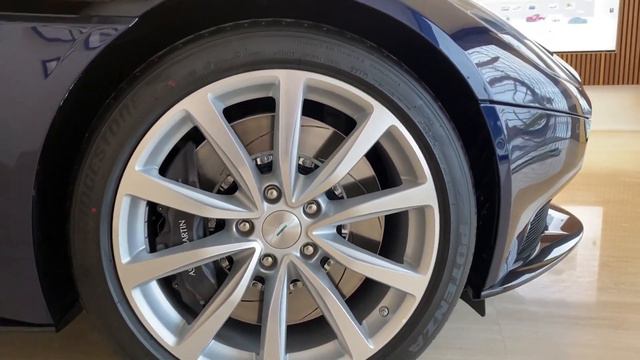 Aston Martin DB11 🇬🇧 un petit bijou à + 3 000 000 dh 🇲🇦 смотреть онлайн