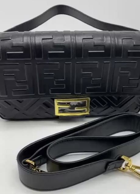 Кроссбоди Fendi новинка смотреть онлайн