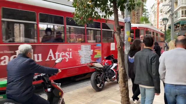 Antalya, Işıklar Street | Cozy Sunday Evening Walk | Hadrian’s Gate | Christmas Atmosphere смотреть онлайн