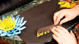 Как сделать  объемную снежинку из бумаги