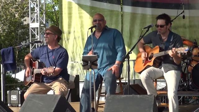 Cosco Gladstone & Cosco ~ Black Water ~ Rochester Lilac Festival 2013 смотреть онлайн