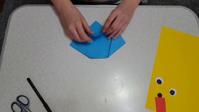 Собачки. Аппликация из цветной бумаги.