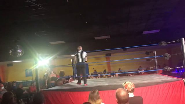 Rico Hendrix vs Cole Karter 2 смотреть онлайн