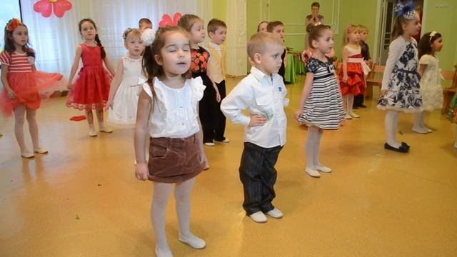 Песенка для бабушки и мамочки, утренник 8 Марта, средняя группа