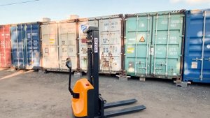 Топ 7 самоходных электрических штабелеров 2023