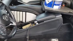 Mercedes A-classe w176, location of fuel pump controller "n118"