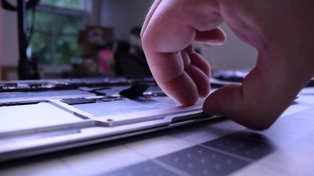 Macbook Air 13 2012-2017 (A1466) - Track Pad Replacement