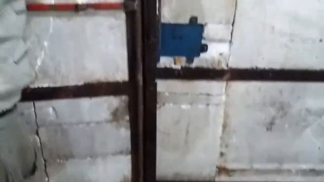 Надёжный затвор гаражных ворот. смотреть онлайн